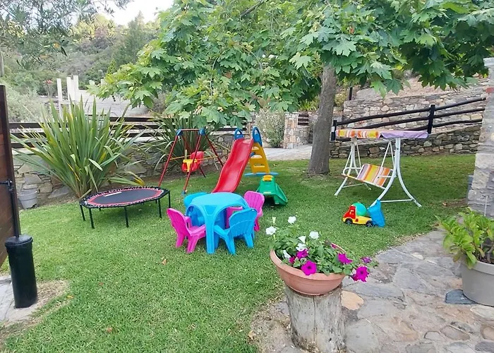 Dimitris' - 1 アパート *